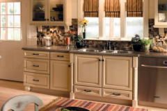 maple__biscotti_brockport_mullion_door